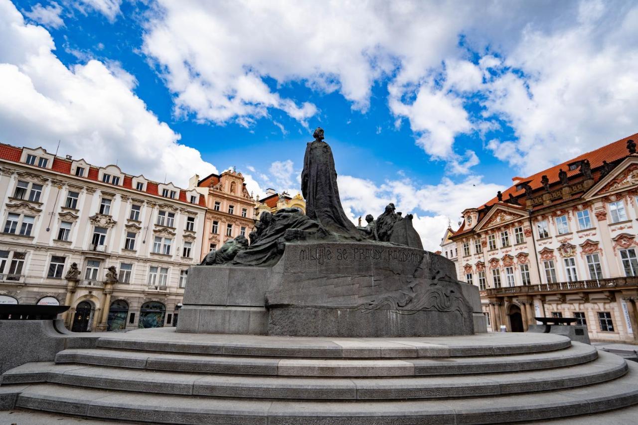 Hotel apartamentowy Old Town Square Suites